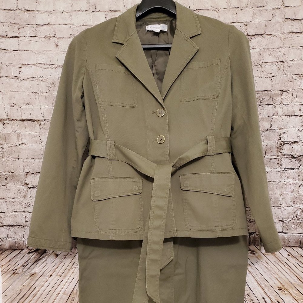 New York & Company L Safari 2 piece Suit lined belted Skirt full length zipper